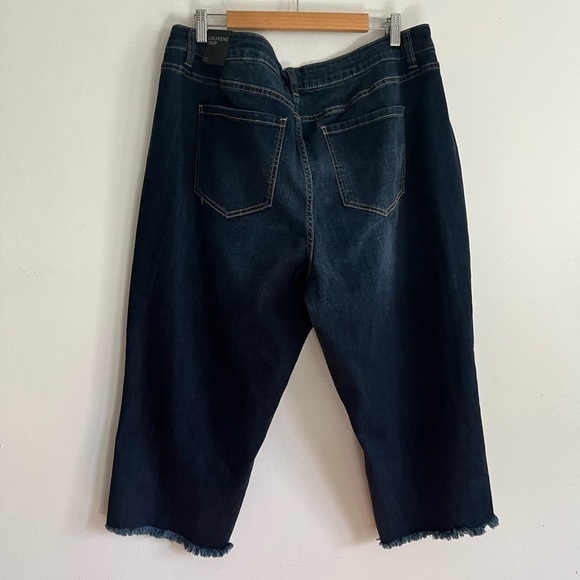 Lane Bryant Girlfriend Crop Frayed Jeans - Picture 4 of 6